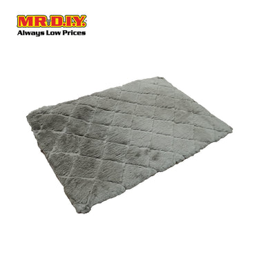(MR.DIY) Faux Fur Floor Mat (L90cm x W60cm)