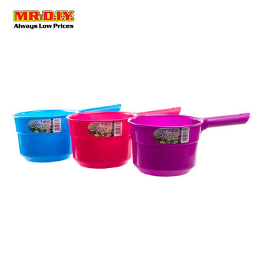 LAVA Plastic Water Scoop Dipper Ladle Bathroom Household 2L (30.5 x 10.2cm)