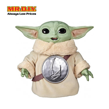 STAR WARS The Mandalorian and Grogu Snackin' Grogu